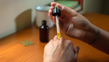 Les avantages de l'utilisation de produits cosmétiques au CBD pour les personnes
